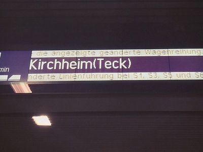 Bild Bahnsteiganzeige: S1 Kirchheim (Teck) - Bitte beachten Sie die angezeigte geänderte Wagenreihung