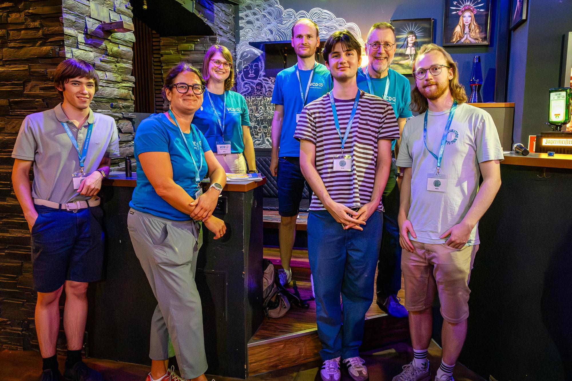 Das Organisationsteam (vier VCD-Aktive und drei Aktive von Fridays for Future) posiert für die Kamera
